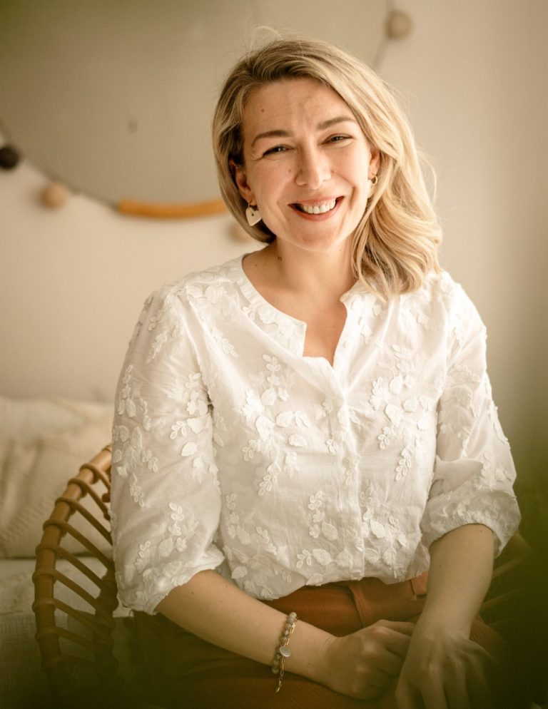 Auto massage du visage — gestes appris avec Minutia Glow Auto massage du visage — gestes appris avec Minutia Glow