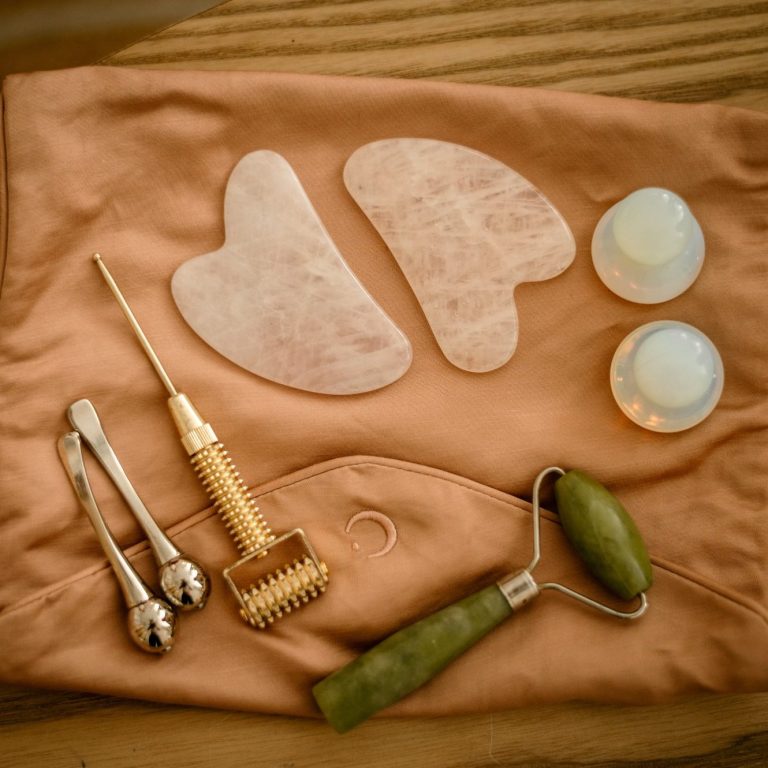 Gua Sha et outils de soin visage — Minutia Glow Gua Sha et outils de soin visage — Minutia Glow